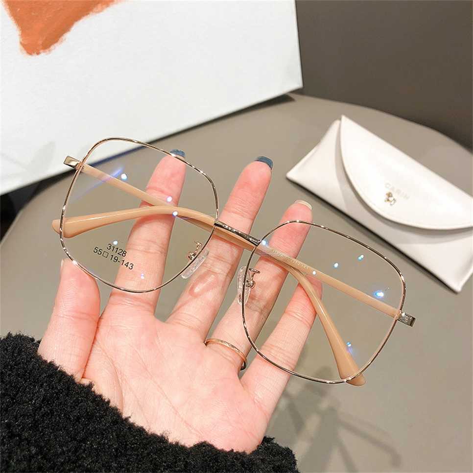 

Sunglasses 2023 new Hot selling type can be equipped with myopia anti blue light square large plate leg spectacle frame for women 31128