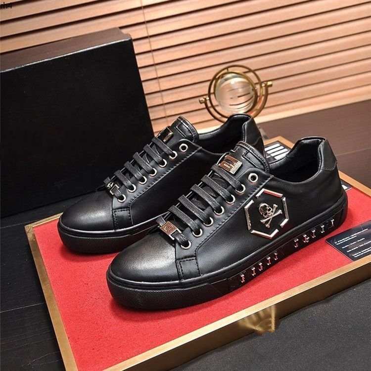 

2023 New outdoor casual shoes leather lacing spikes Low top sneakers metal outdoor design mkjnm rh400001