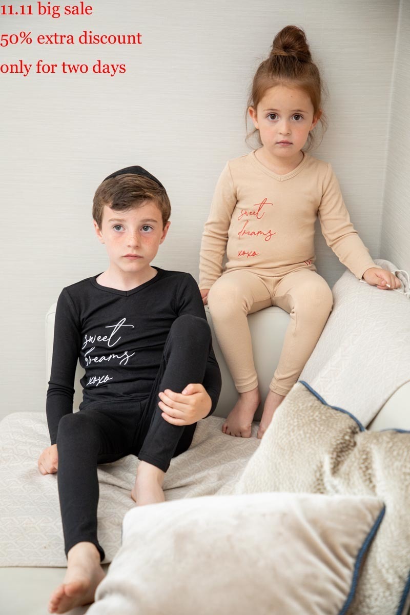 

Family Matching Outfits kids set baby girl boys embroidered pajamas 230313, Red heart