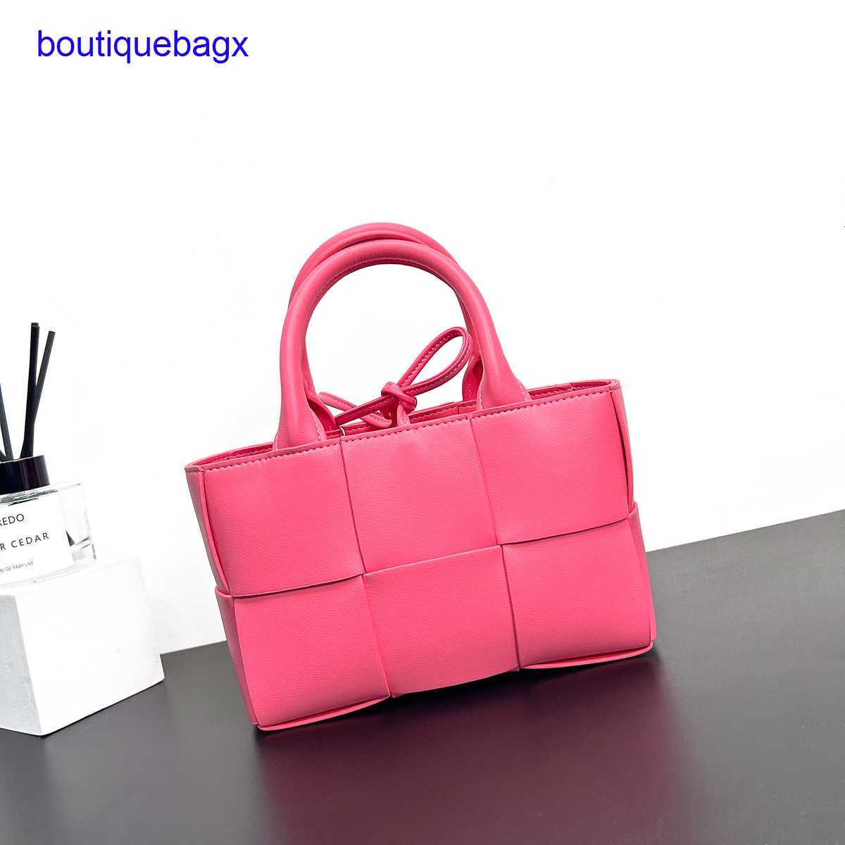 

Luxury Bottegss Venetss Arco Evening Bags online store large 2023 new bag autumn and winter texture woven tote women's leather cap With logo 74TA, Light brown cowhide-