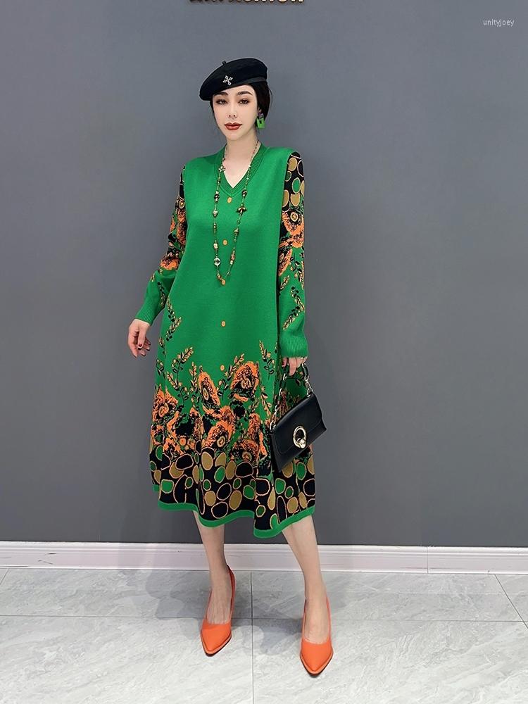 

Casual Dresses SuperAen 2023 Spring Korean V-neck Loose Dress A-LINE Printed Knitted Women's, Green