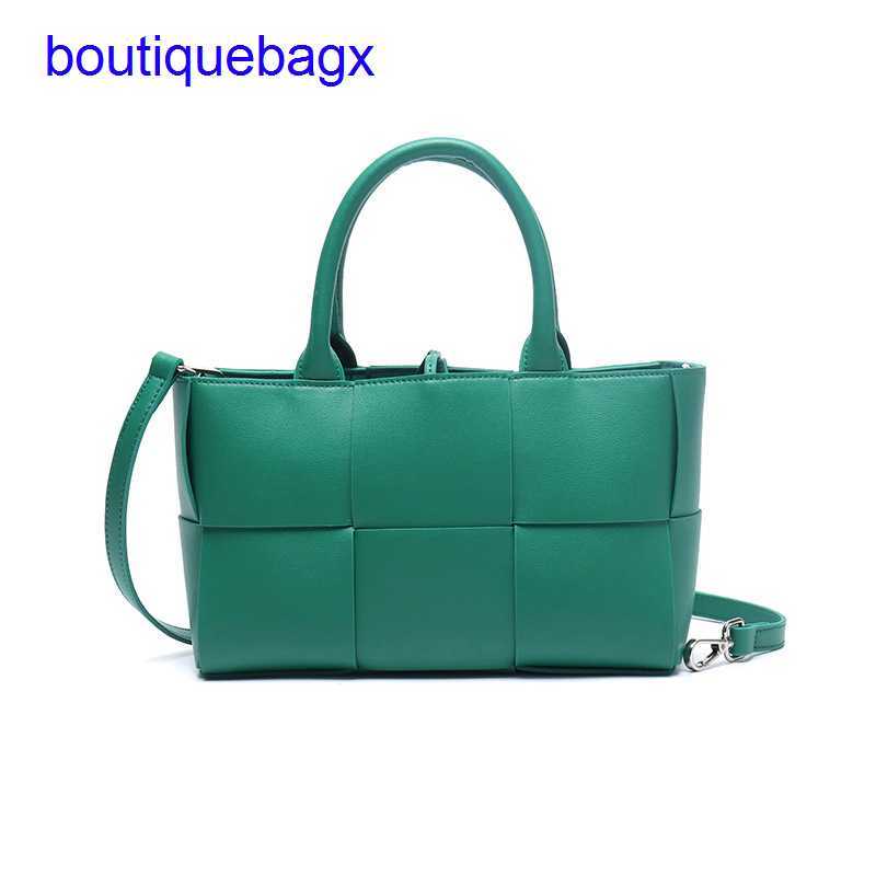 

Luxury Bottegss Venetss Arco Evening Bags online store same Autumn and winter New Kyo Song Hye leather woven tote bag shopping Sin With logo U0RQ, Sky blue