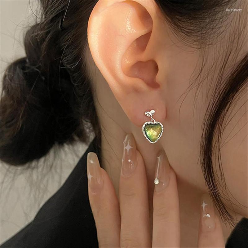 

Stud Earrings Fashion Korean Design Love Heart Piercing Earring For Women Girls Wedding Party Jewelry Gift Pendientes Eh153