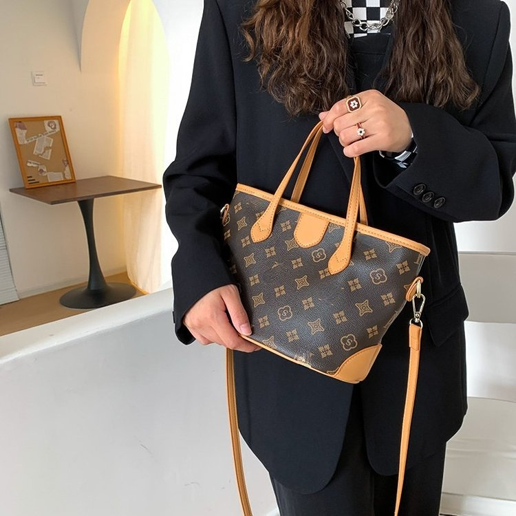 

Large Capacity Totes New Handbag Women's Retro Commuter Minority All-Match Internet Red Fashion, Aspic