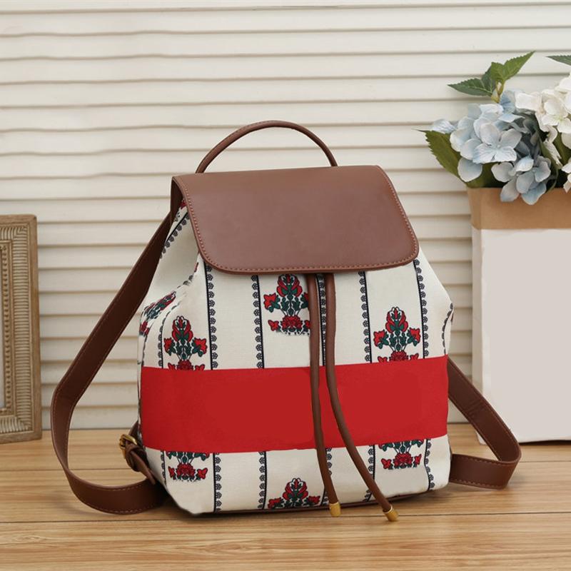 

2023 Designer Backpack Womens Schoolbags computer bags travel bag Fashion Casual Women Small Back pack Style
