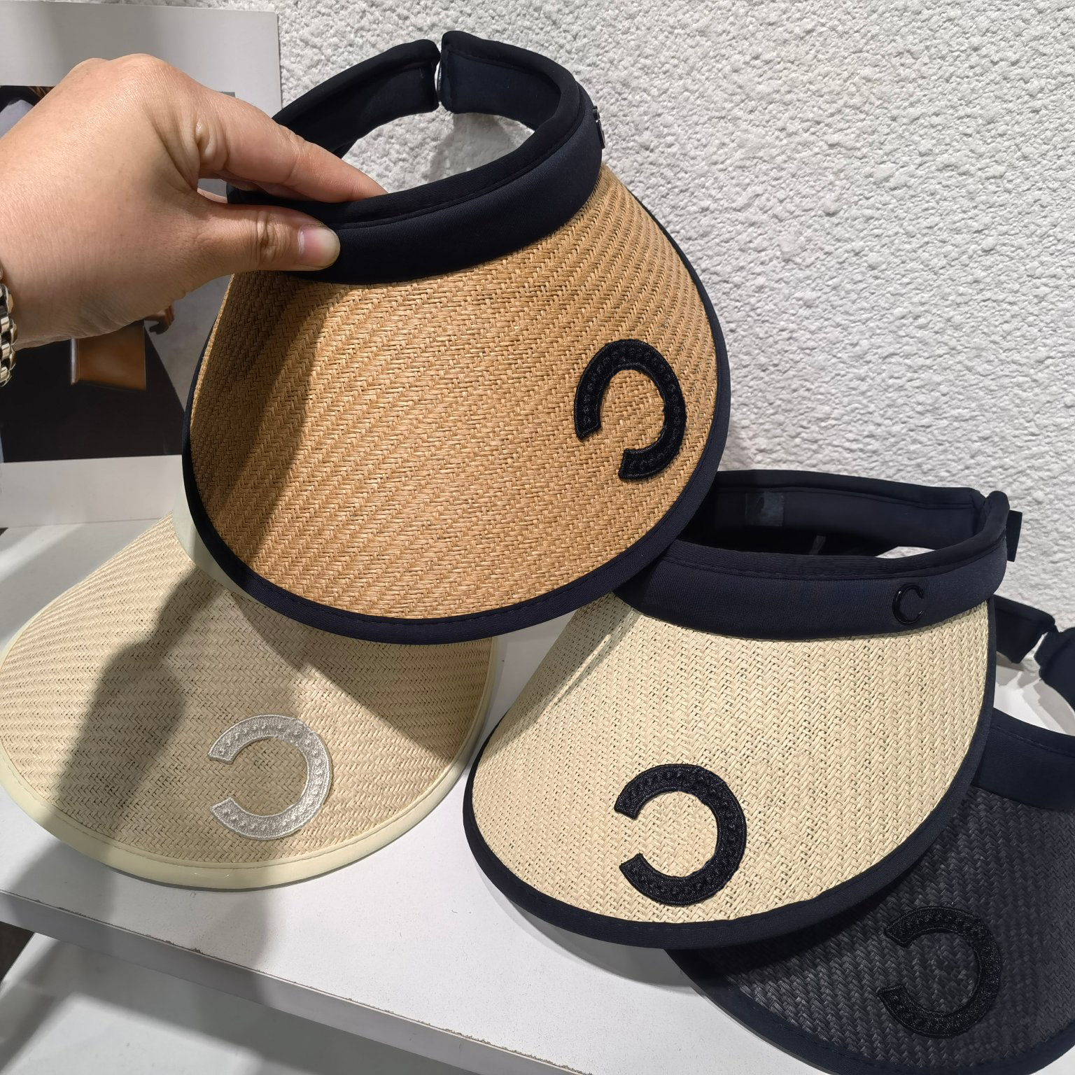 

4color Grass Braid Designers Visors Hat For Women Men Fashion Brand Straw Hats Luxury Designer Casquette Beach Sunhat High Quality, White