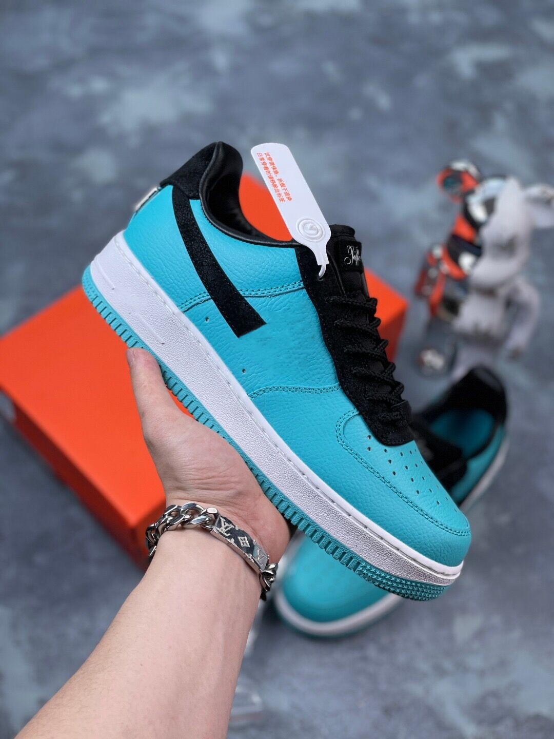 

Athletics Outdoor Running Shoes 2023 New Arrived T And Co x 1 1837 Low T Blue Black Bleu Noir Men Women Designer Casual Sneakers Streetwear Walking Racing And Jumping