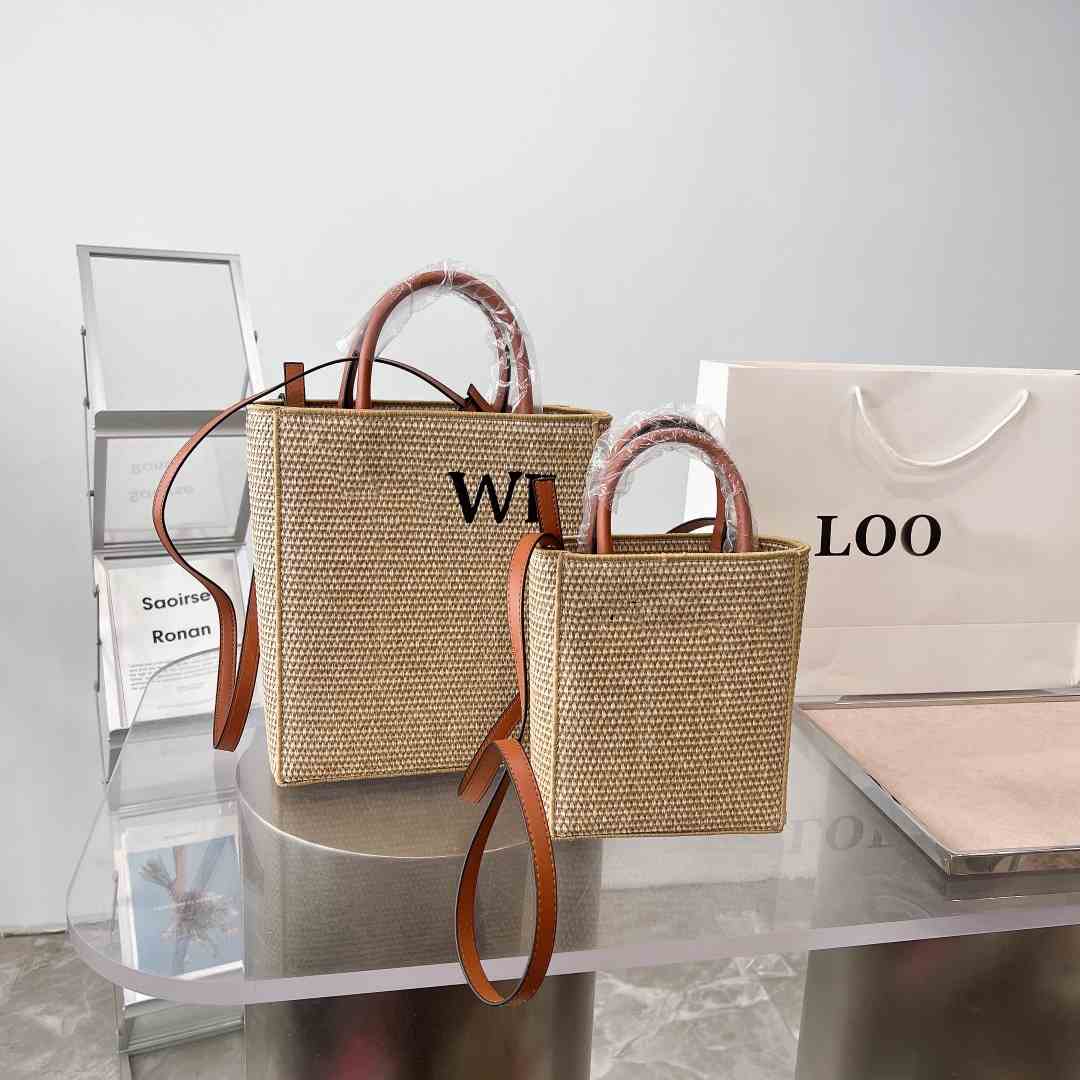 

Spring and summer 2023 new style of your women's straw music bag rabbit pattern fashionable and versatile beach bag square bucket bag, Beige