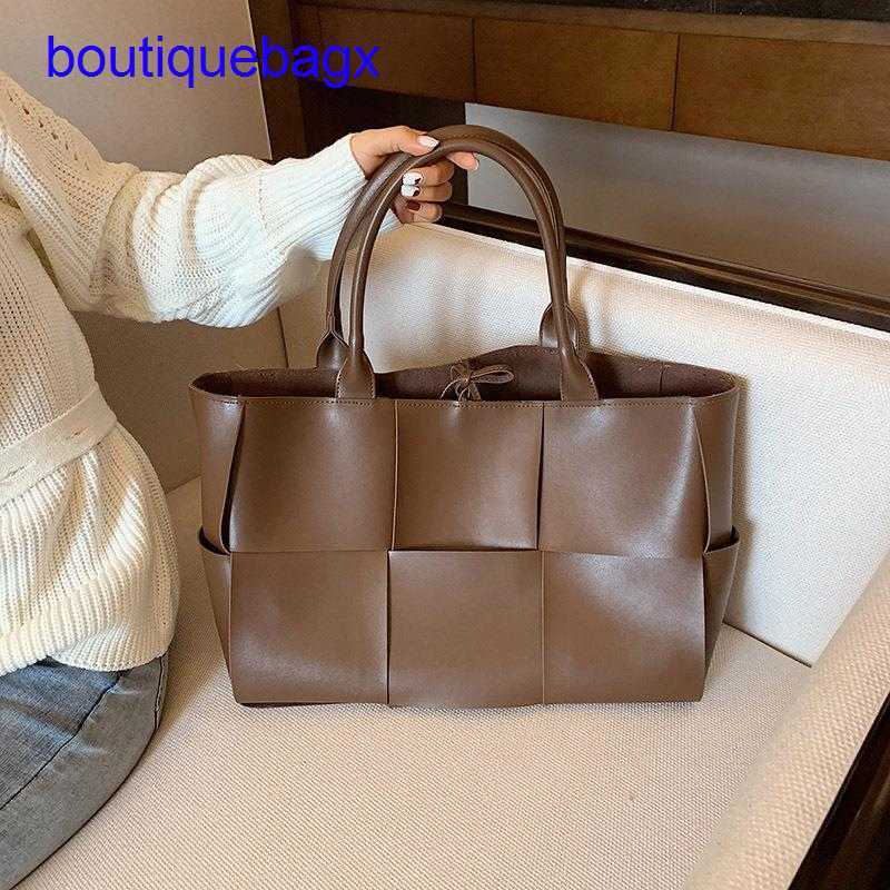 

Luxury Bottegss Venetss Arco Evening Bags online store textured female 2023 new Korean Large shoulder bag large capacity woven Tot With logo BQUH, Black6