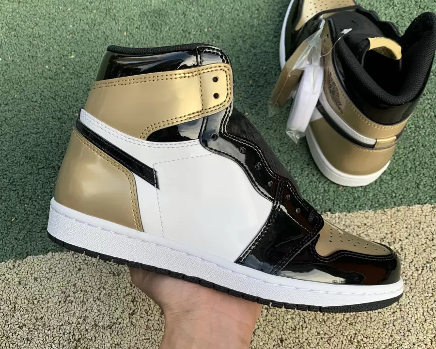 

Designer Shoes 1 High OG NRG GOLD TOE Women Men Outdoor Shoes Black/Pale Vanilla-Starfish Sneakers Sports, 01