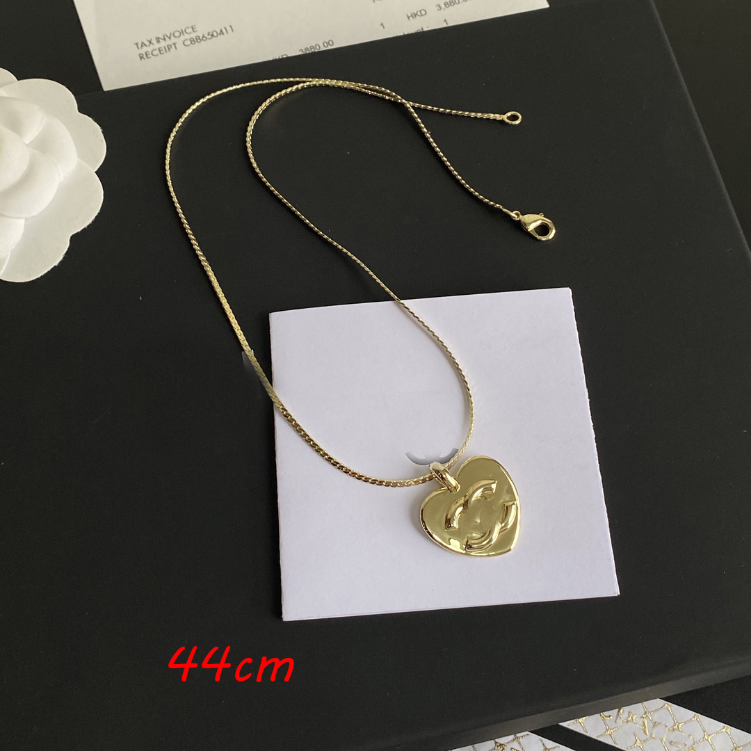 

18K Gold Plated Brass Copper Pendant Necklace Chain Fashion Women Never Fading Designer Heart Necklaces Choker Pendants Wedding Jewelry Love Gifts
