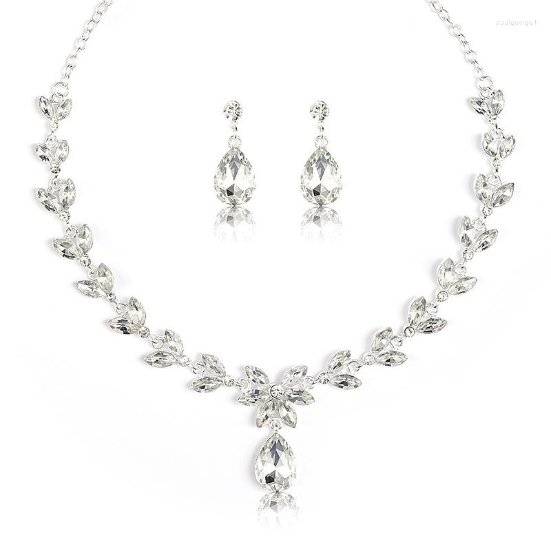 

Necklace Earrings Set 2023 Summer European And American Two Piece Exaggerated Vintage Crystal Color Pattern, Picture shown