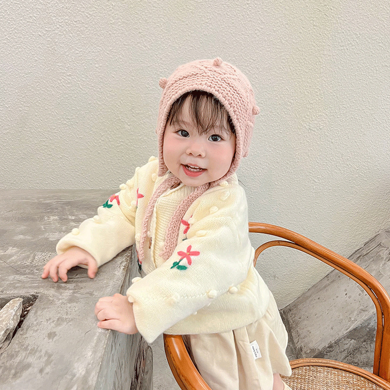 

Caps Hats Kid Autumn Winter Children Small Plush Pompom Ball Handmade Crochet Hat Ear Protection Cute Knit Wool Warm Fashion Baby Girl Cap 230313