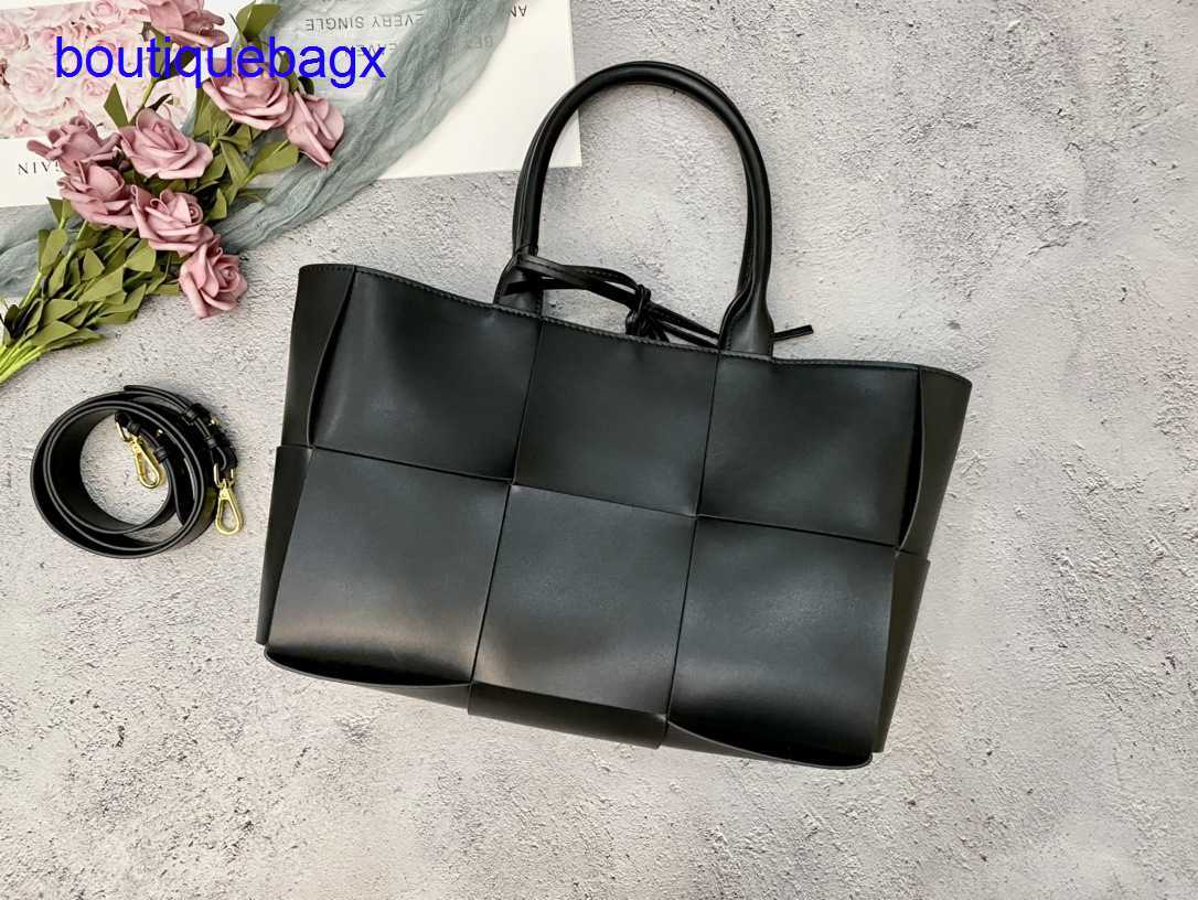 

Luxury Bottegss Venetss Arco Evening Bags online store new 2023 Handbag Women's summer small square fashion niche design textured With logo QV6J, Black7