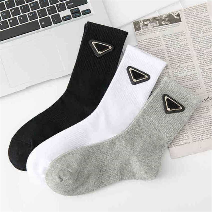 

socks Designer Luxury Prad Classic Letter Triangle Fashion Iron Standard Autumn And Winter Pure Cotton High Tube Socks 3 Pairs 2022 weed, White label 3 pairs