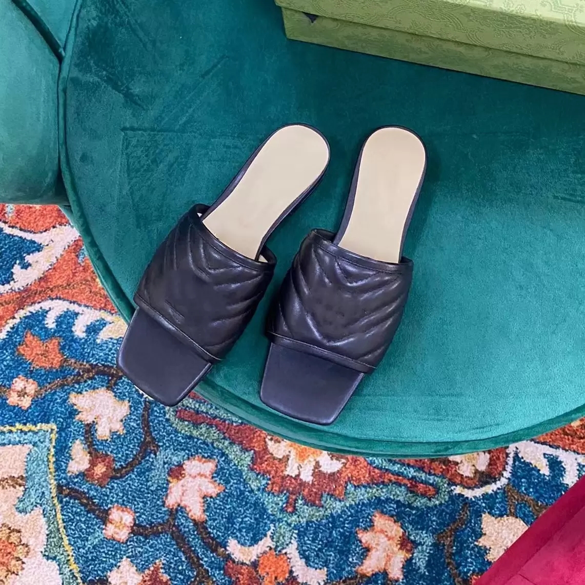 

fashion womens slippers designer sandals High quality latest women slipper 100% leather Metal buckle softness and comfort Ladies sexy Casual outdoor shoes 35-42