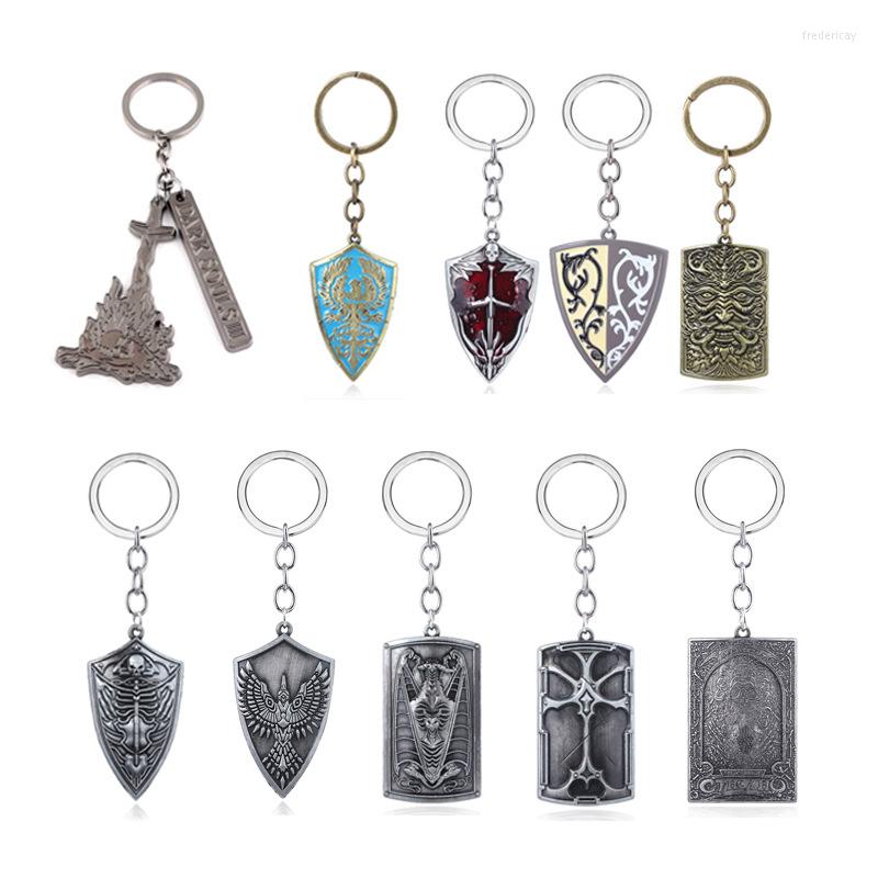 

Keychains Game Peripheral Dark Souls Shield Keychain Metal Men's Car Retro Pendant Bag Charm Anime Key Chain Accessories Cute