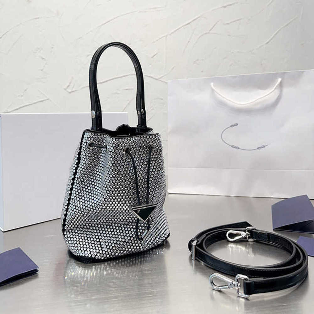 

Totes designer bags Totes Full Diamond Crystal Bag Triangle Tote Womens Designer Shoulder Purse Handbags Quality Wallets Clutch Crossbody 221226