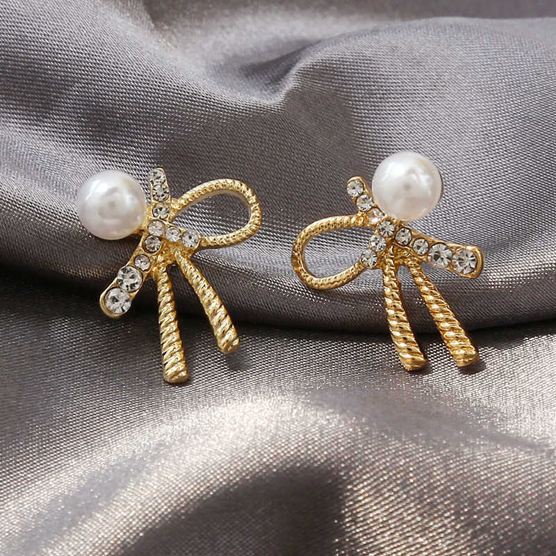 

Dangle Chandelier French Elegant Pearl Butterfly Earrings For Female Korean East Gate G230313