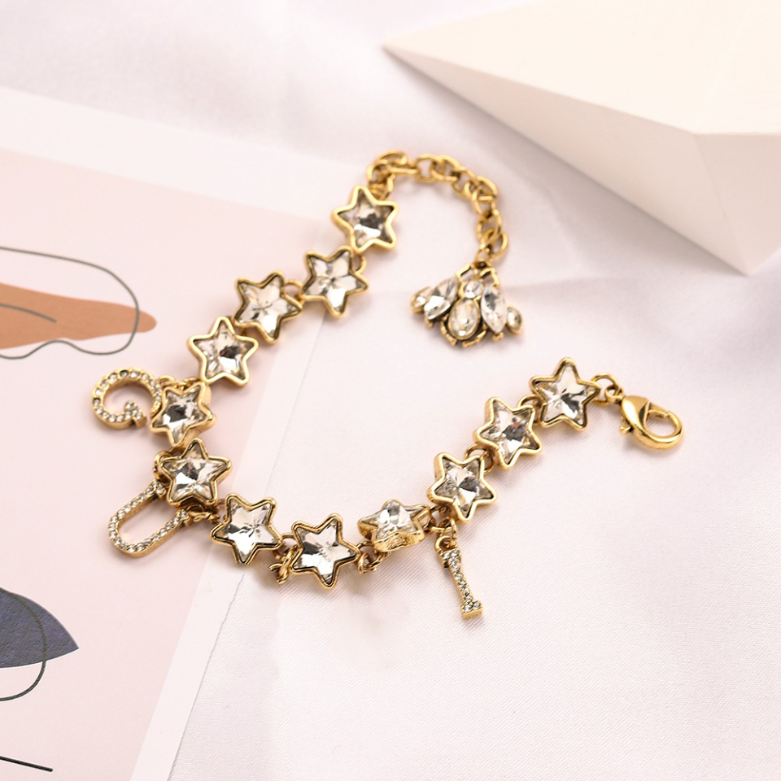 

High Sense Gold Letter Chain Bracelets Fashion Jewelry Womens Bracelet Luxury Steel Seal Bracelet Exquisite Design Accessories Lovers Family Popular Brand