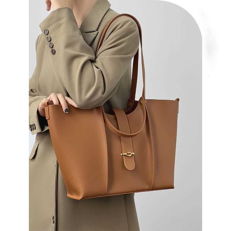

Lily Bag Mulberries Designer Shoulder Bags With Chain Women Luxury Handbag British brand genuine leather Satchels crossbody bag Tote evening bag OFS8, Caramel