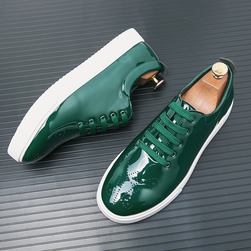 

2023 winter New mirror face High Quality Patent Leather Casual Shoes Men's Lace-Up Sneakers Green Carved Designer Leather Shoes