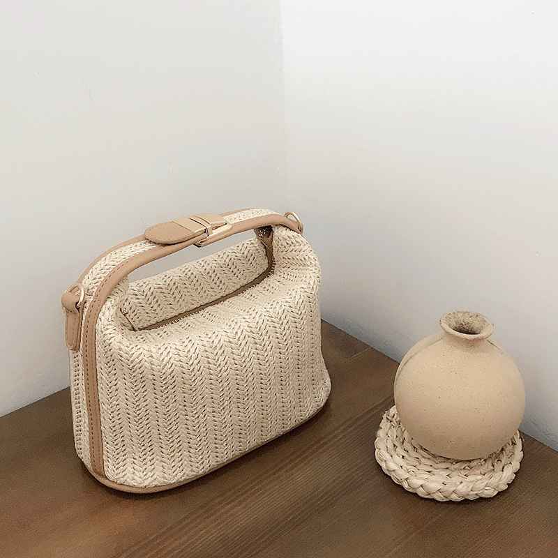 

Bohemian Fashion Small Knitting Rattan Women Shoulder Bags Straw Beach Bag Boho Summer Ladies Handbag, Beige