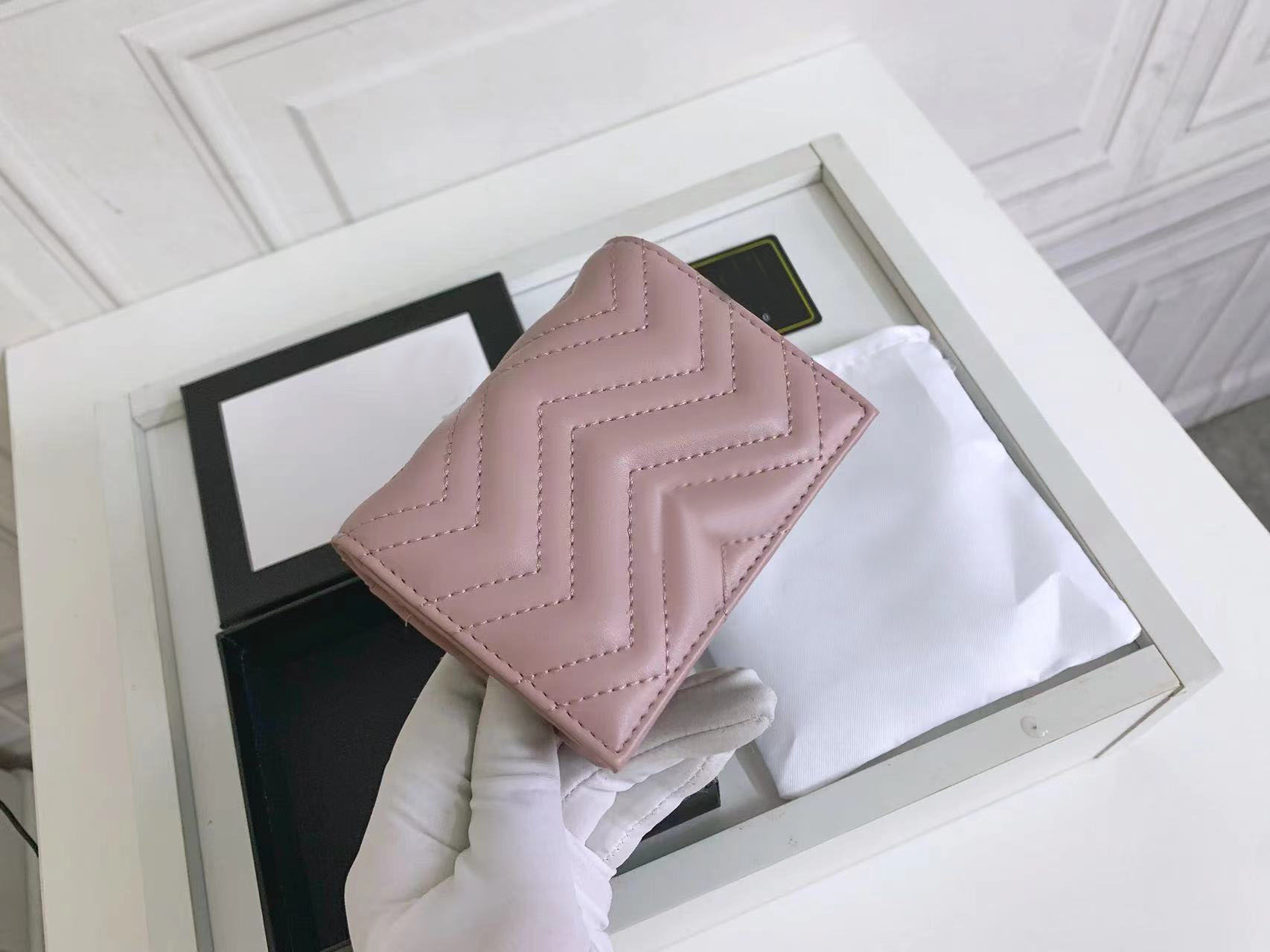 

624s Wallets 2023 Fashion Designer's classic women's purse Clamshell card bag in soft quilted V-shaped leather, Red