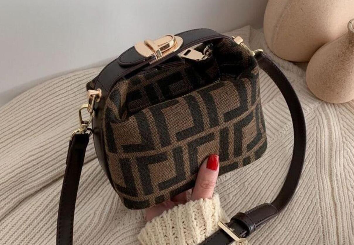 

Designer Evening Bag Fashion Luxury Shoulder Bags online Suitcases handbag top Armpit Womens Vintage genuine Hand Crossbody Luggages, Brown