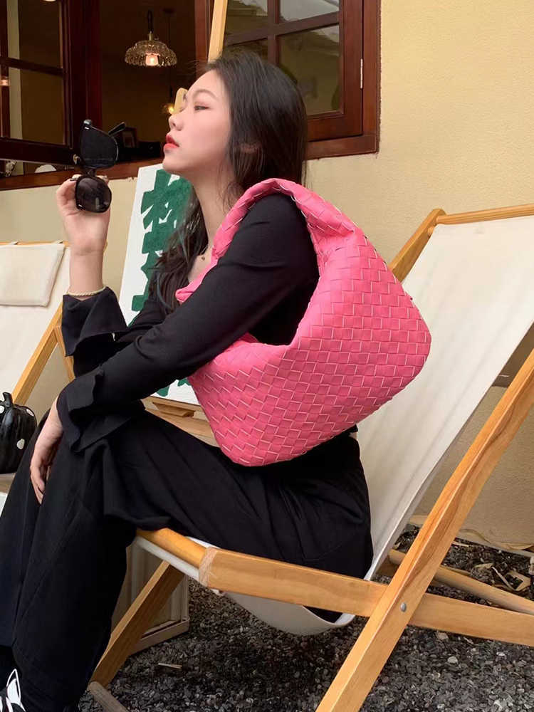 

bottegas bags venetas 2023 new mini jodie knitting knotted bag tee cloud bag leather dumplings underarm shoulder bag, Golden