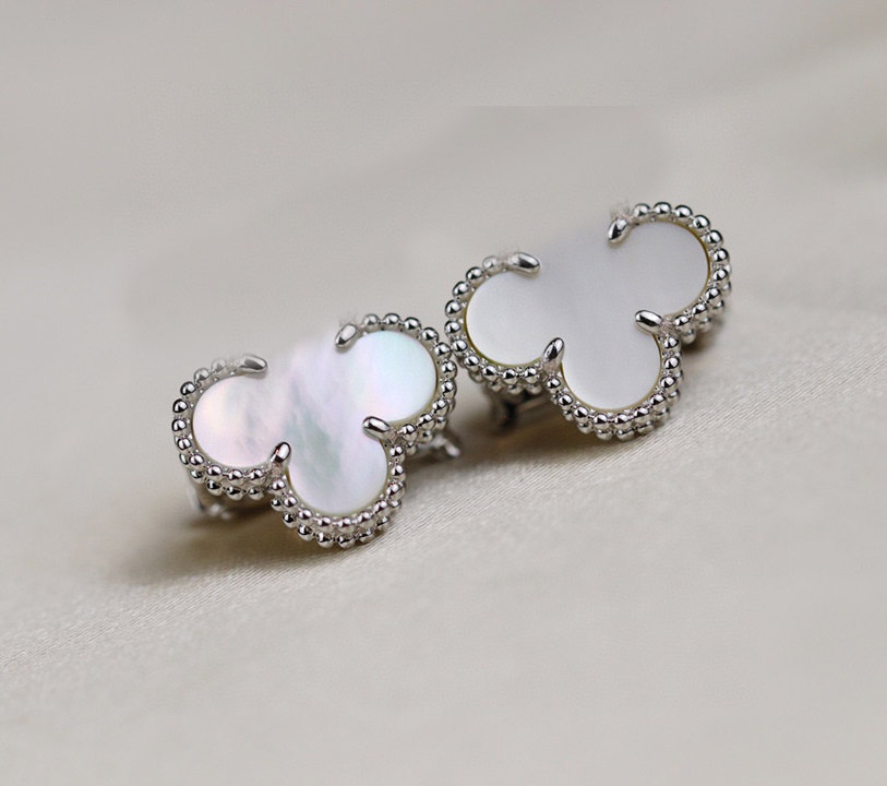 

2023 Luxury quality charm flower shape clip earring with nature shell malachite stone have box stamp PS3530A