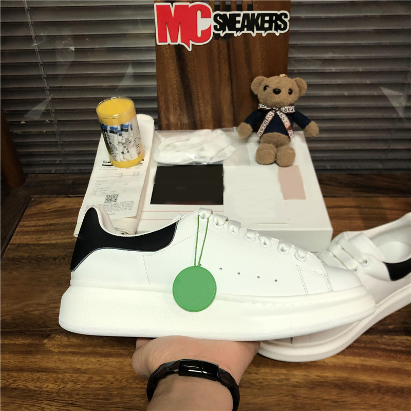

2023 Wholesale Men Women Designer Casual Shoes 3M Reflective Genuine Leather Sneaker Fashion Womens Velet Soft Massage Outdoor Platform Trainers Sneakers, Clear 8