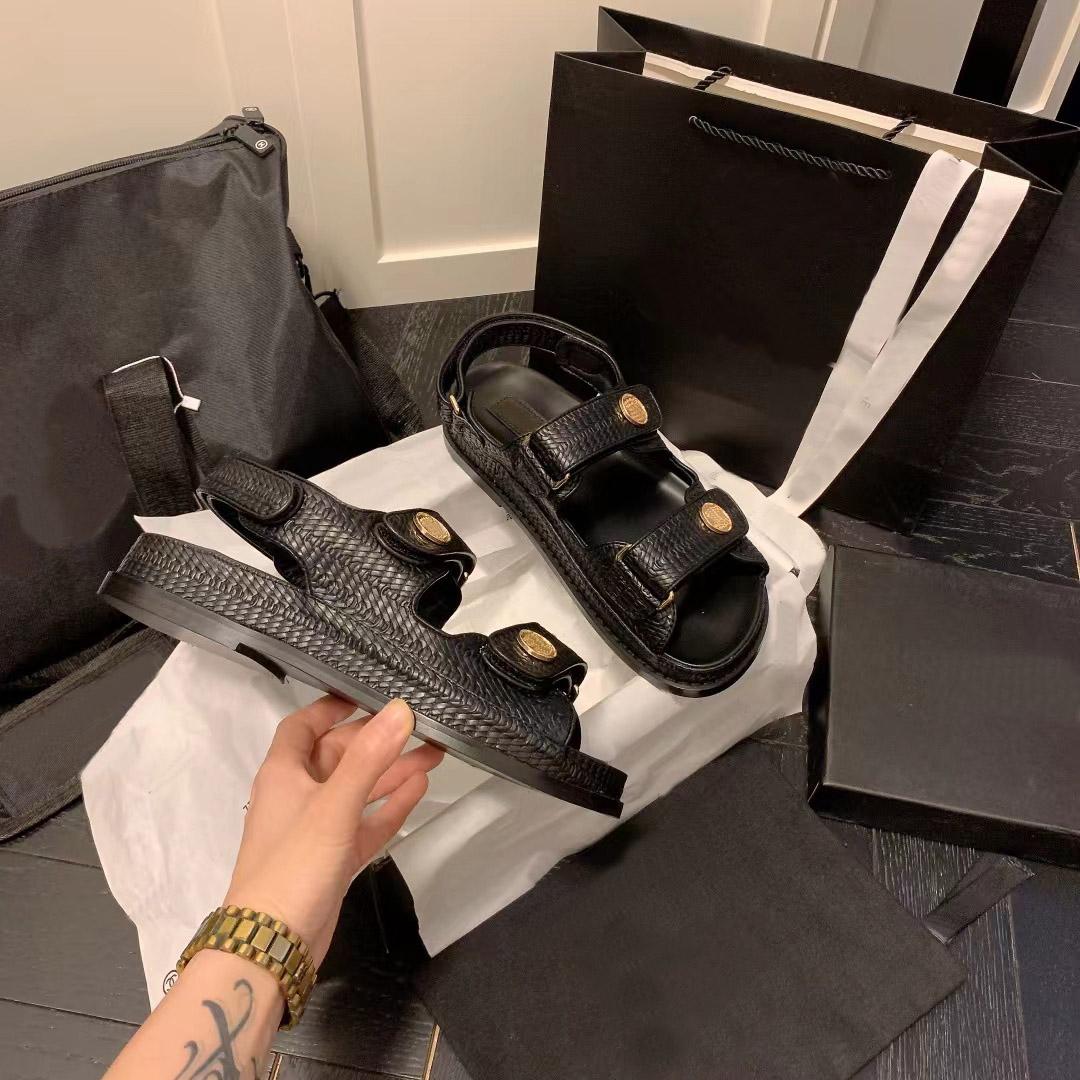 

Designer Sandals Dad Caviar Leather Slippers Women Crystal Quilted Slides Fashion Platform Sandal Rubber Slide with Box