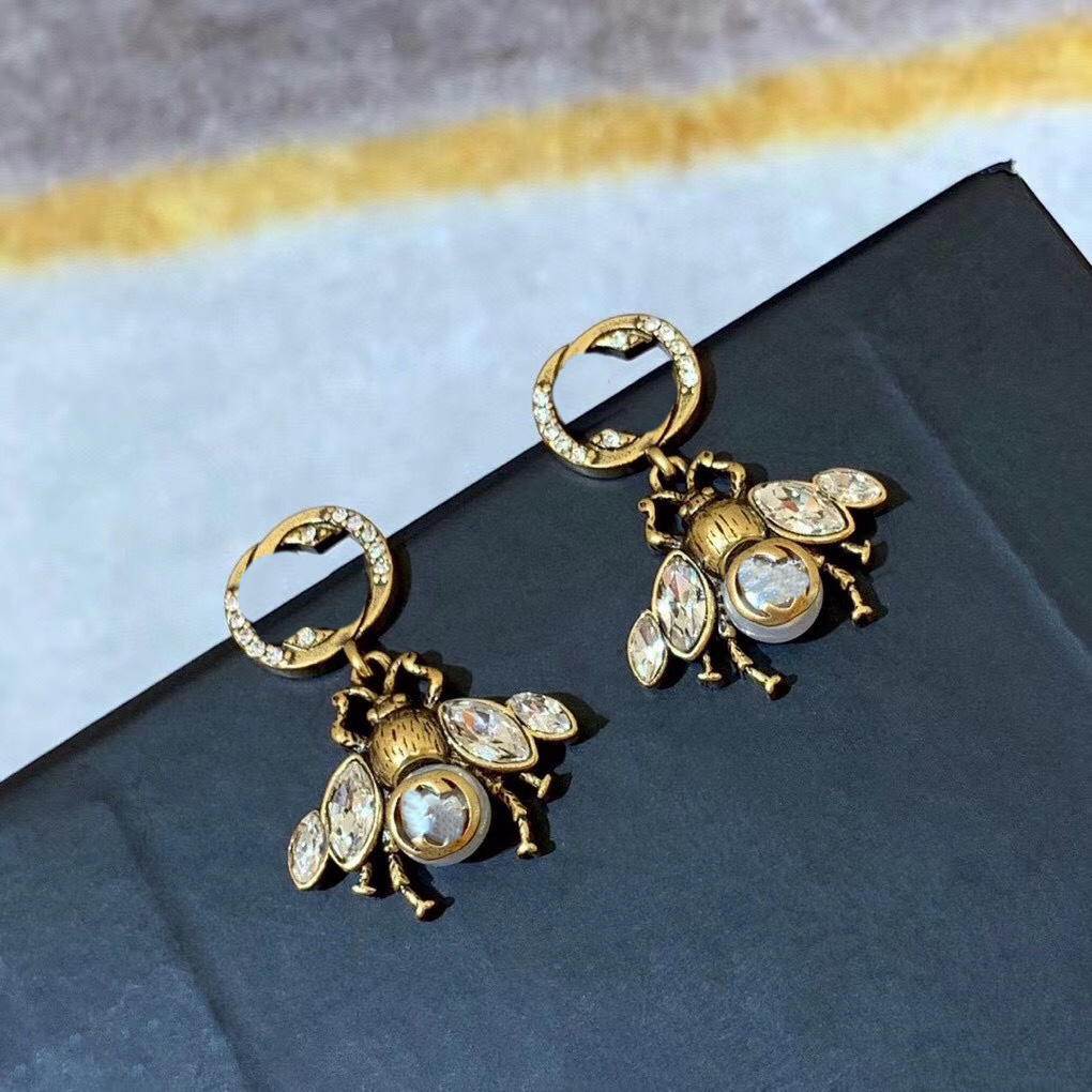 

Designer Earrings Earings bee Chandelier Earrings Dangle letters Pendant Bow Sun Flower Luxury Chandelier Jewelry Earing Design For Women Vintage