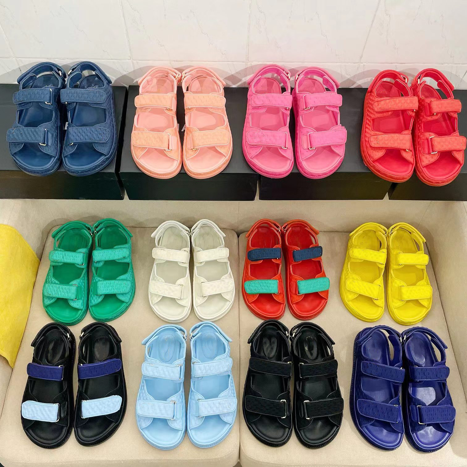 

2023 White Black Red Sandals Leather Mules Slides Strap Flats Printed Dad Sandals Hook and loop beach shoes imported sheepskin lining size 35-42, #11