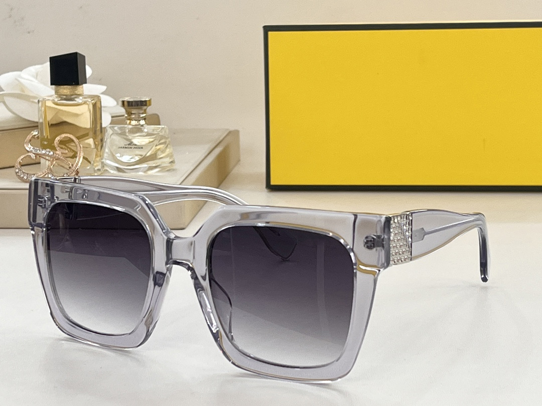 

Sunglasses For Men and Women Designers Summer 1646 Style Anti-Ultraviolet Retro Eyewear Full Frame Random Box