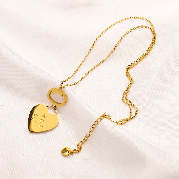 

Classic Pendant Necklace Luxury Girl Couple Love Necklace Designer Jewelry Accessories Charm Long Chain 18k Gold Plated Necklace With Gift Box