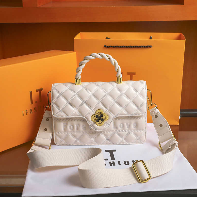 

Live broadcast four leaf clover Lingge handbag 2023 new fashion versatile high texture chain Single Shoulder Messenger Bag, Black10