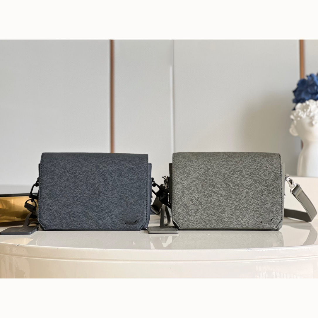 

Designer women men's leather mini messenger bag man purse black cross body bag camera bag Magnetic closure flap solid leather men's shoulder bag Postman bag