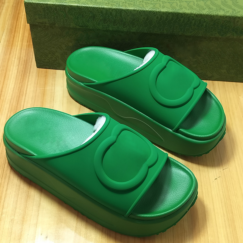 

2023 Platform slides Slippers Womens Luxury Sandals Rubber Slide Mid Heel mens Embossed Canva Slipper Mules Brand women Flat Thick sole Summer Slide Beach Sandal
