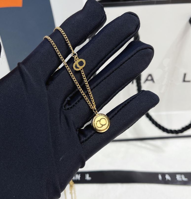 

Exquisite Design Necklace 18k Gold Plated Necklaces Luxury Brand Jewelry Long Chain High End Style Design Accessories Romantic Girl Gift Valentine's Day