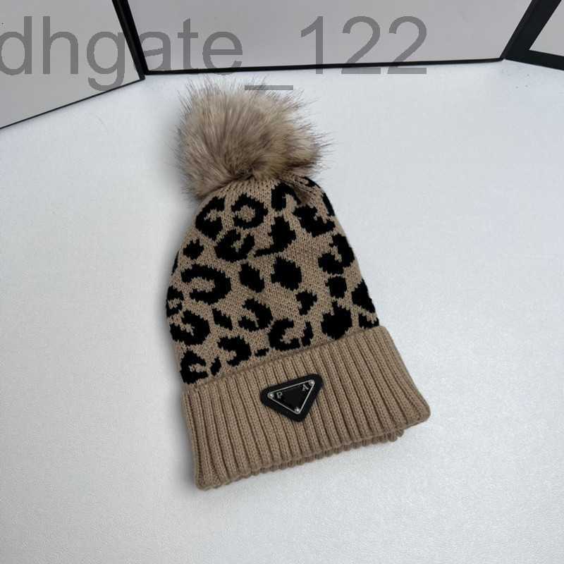 

designer Designer Brand Luxury Beanie Cap for Men Women in Autumn Winter New Inverted Triangle Leopard Wool Ball Knitted Hat Fashion Trend K82Y
