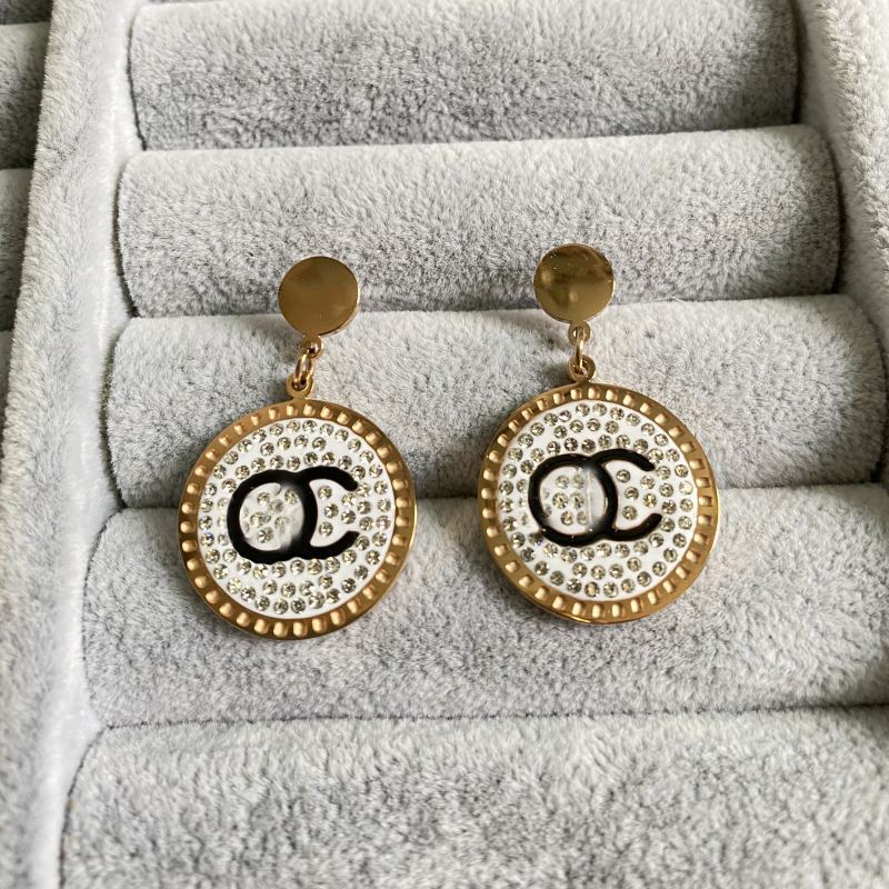 

Women Fashion Designer Stud Earrings Mud Drill Top Quality Luxury Style Engagement Earring