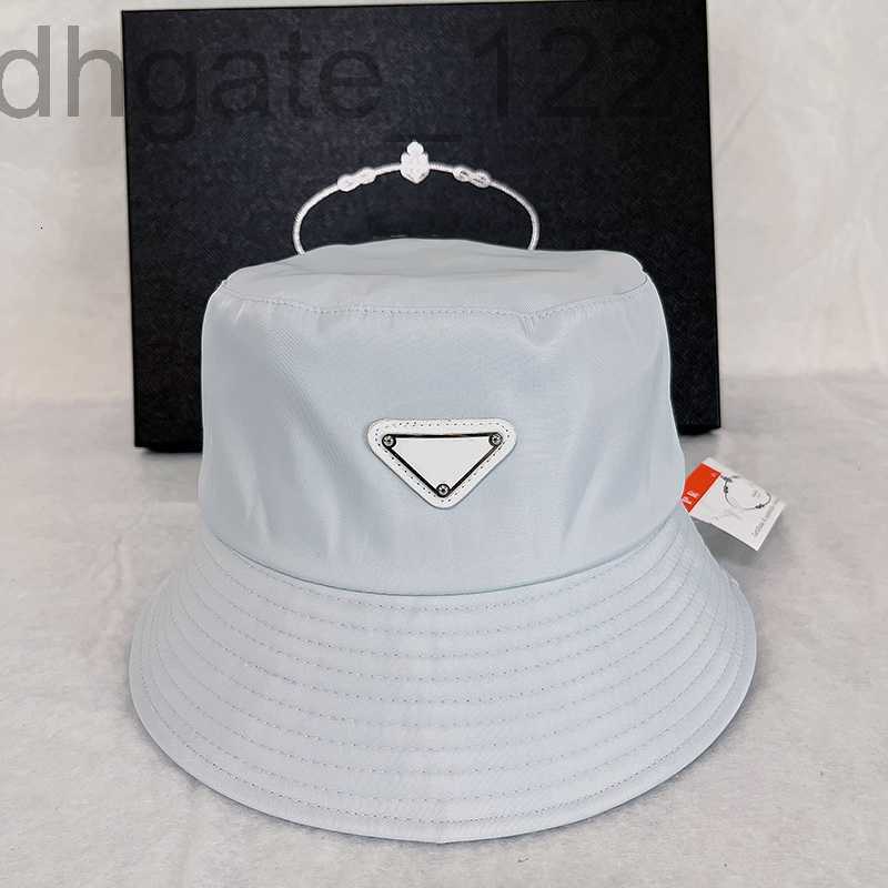 

designer Fashion letter men's Bucket Hat luxury brand women's folding cap black fisherman's hat triangle beach sun caps sales discount men bowler 04TL, Red