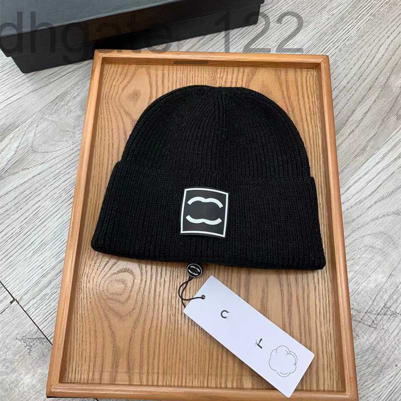 

designer Designer brand men's luxury beanie hats women's autumn and winter new fashion trend C letter outdoor warm knitted OMTL