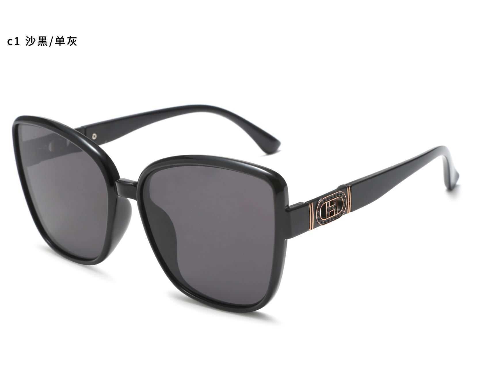 

Sunglasses In spring of 2023 wear sunglasses with diamonds and goggles 80019