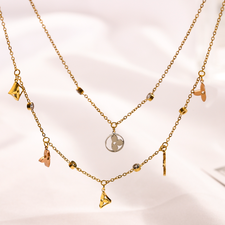 

Never Fade Designers Necklace Pendant Necklace Luxury Clover Love Diamond Copper Fashion Brand Women Crystal Necklaces Wedding Party Jewerlry Gift