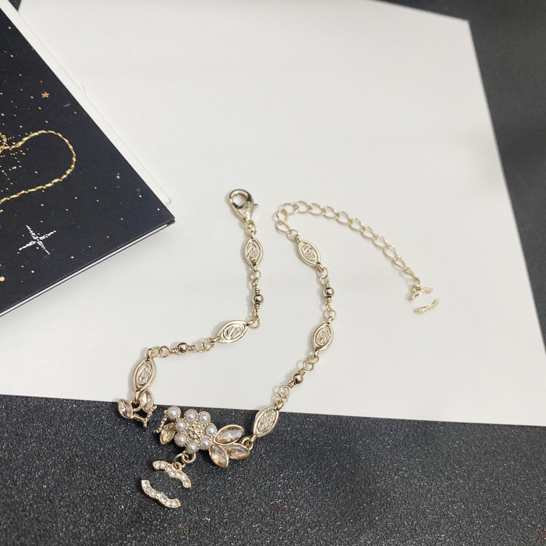 

Stamp Bracelets Women Bangle Luxury Wristband Chains Designer Jewelry Crystal 18K Gold Plated Copper Wedding Lovers Gifts