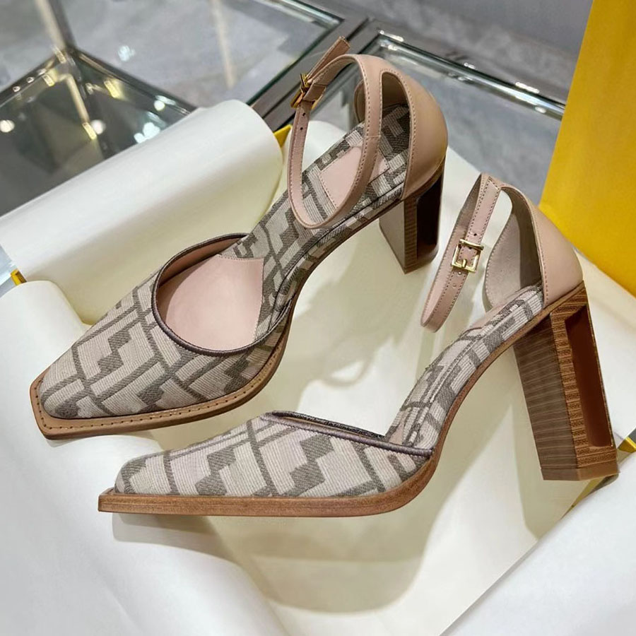 

Dress Shoes Women's Hollow Wood Grain Coarse Heel Party Shoes Vintage Baotou Fashion letters letter Square Head Buckle Ankle Strap HighShoes Luxury Designer Shoes, Black