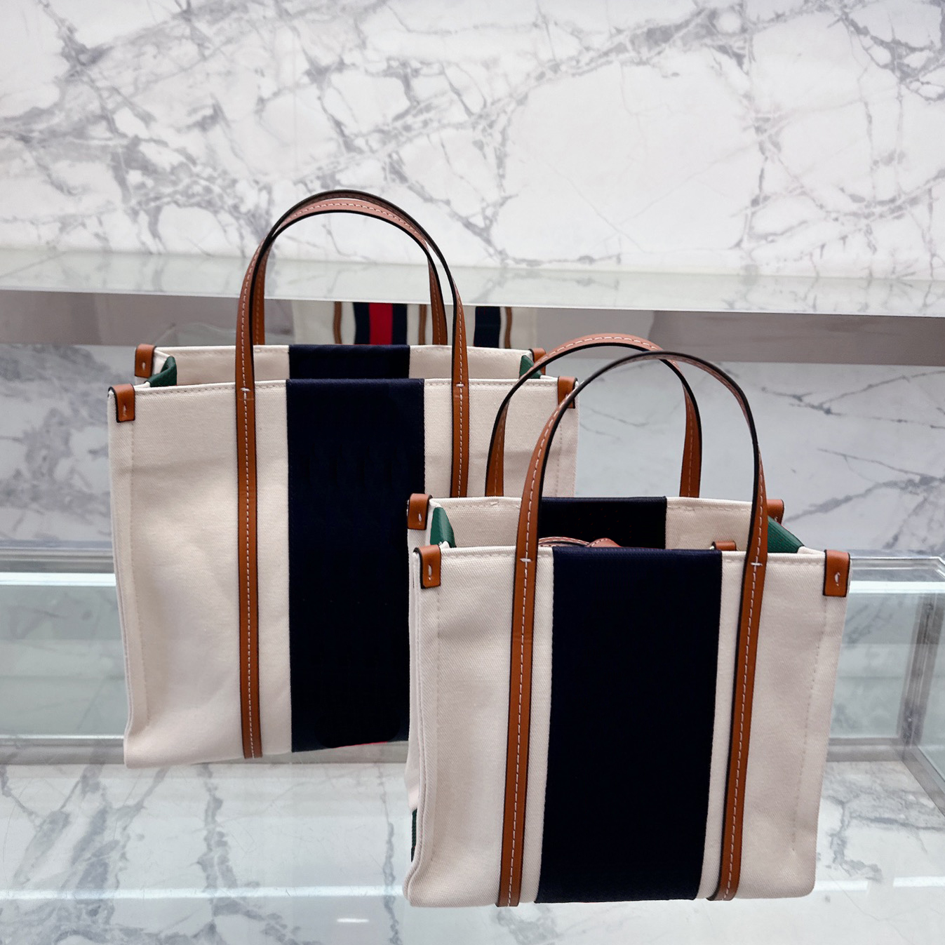 

the tote bag designer bags Women Luxurys handbag Shoulder bag womens Designers canvas Classic Lady handbags 2 szie 230301, Geu02